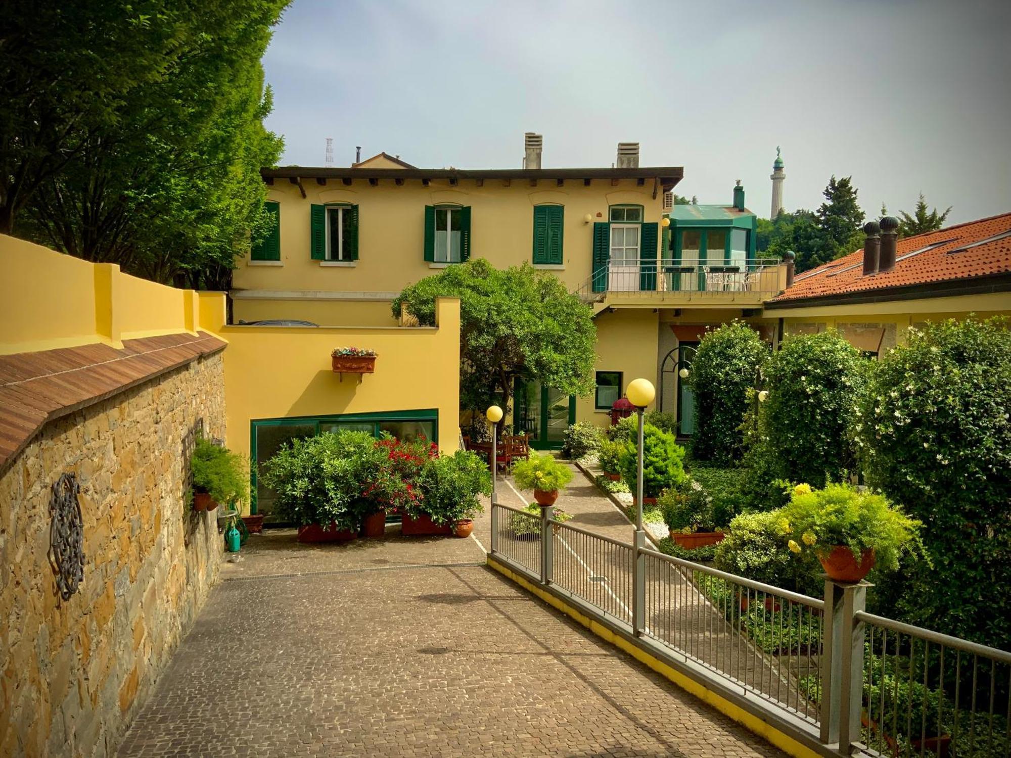 Le Residenze Dei Serravallo Trieste Eksteriør billede